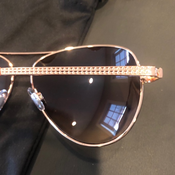 LIZ CLAIBORNE NWOT aviator sunglasses - Picture 3 of 5